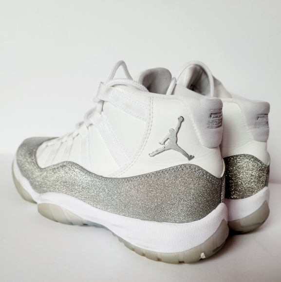 NIKE AIR JORDAN 11 VAST GREY - Picture 7 of 9